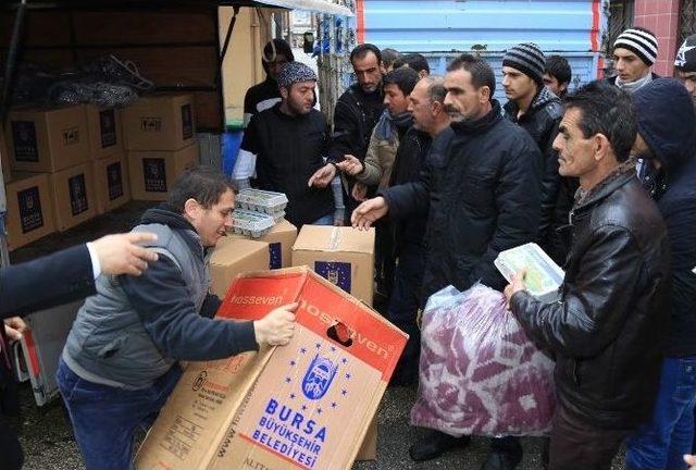 Büyükşehir’in Yardım Eli Türkmenlere Uzandı