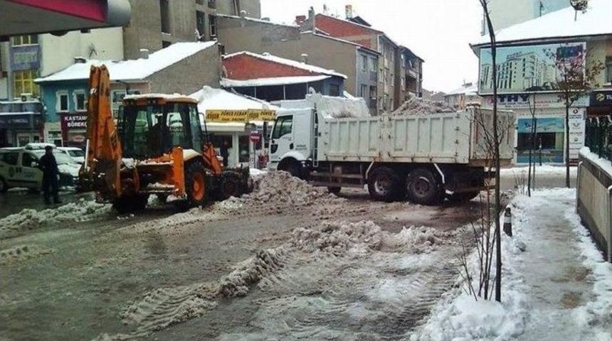 Emirdağ Belediyesi Karla M&uuml;cadeleye Yeniden Başladı
