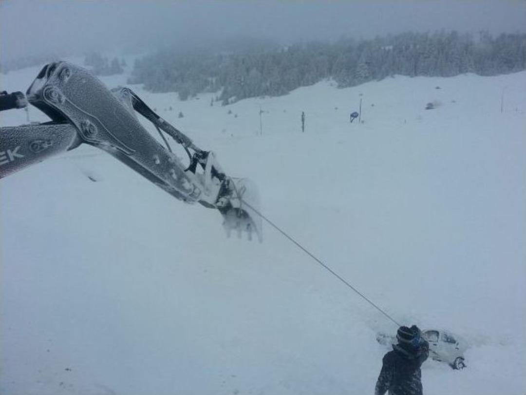Uludağ&rsquo;da Dereye U&ccedil;an Aracın İmdadına Buski Kep&ccedil;esi Yetişti