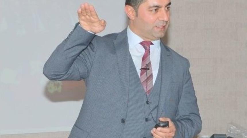 Duşta Şarkı S&ouml;ylemek Ses Tellerine İyi Geliyor
