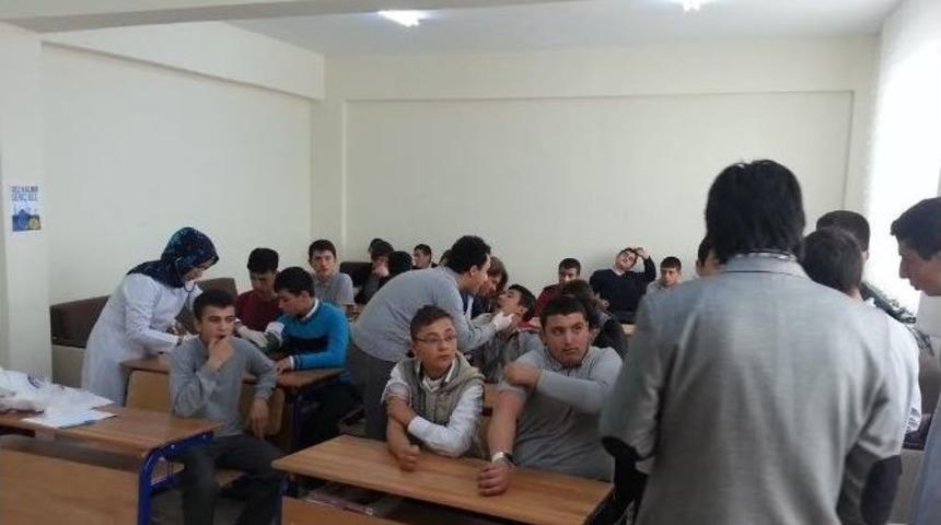 H&uuml;y&uuml;k&rsquo;te &Ouml;ğrenciler Sağlık Taramasından Ge&ccedil;ti