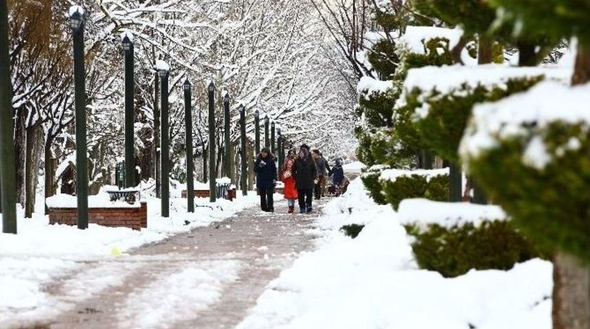 Denizli&rsquo;de Vatandaşlar Karın Tadını &Ccedil;ıkardı