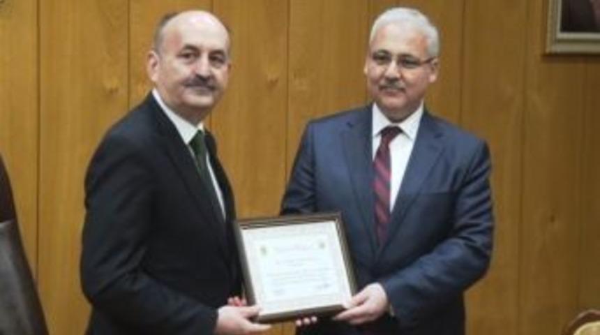 Bakan M&uuml;ezzinoğlu Kahramanmaraş&rsquo;ta