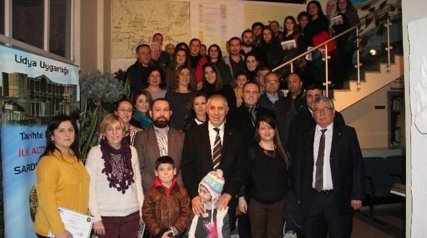 Salihli&rsquo;de Gen&ccedil; Girişimciler T&ouml;renle Sertifikalarını Aldı