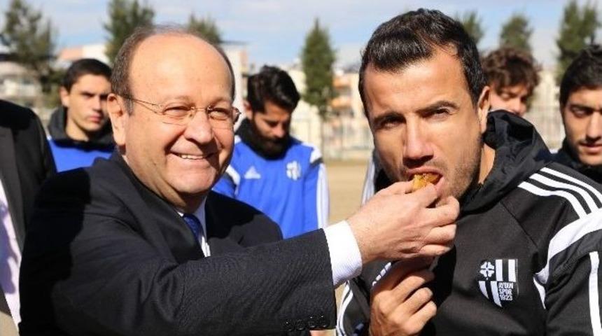 Başkan &Ouml;zakcan&rsquo;dan Aydınspor 1923&rsquo;e Baklava Dopingi