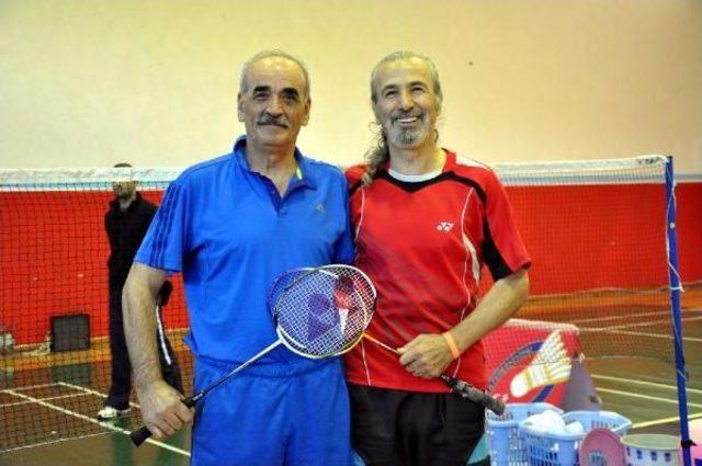 Veteranlar Türkiye Badminton Şampiyonası Başladı