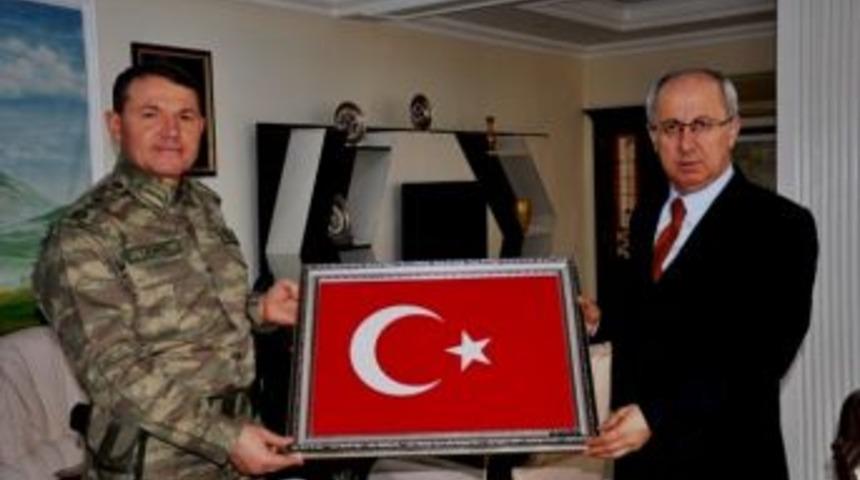 Jandarma B&ouml;lge Komutanı Lapanta&rsquo;ndan Iğdır Valiliği&rsquo;ne Ziyaret