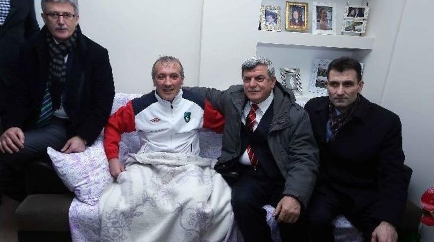 Başkan, Kocaelisporlu Yal&ccedil;ın&rsquo;ı Ziyaret Etti