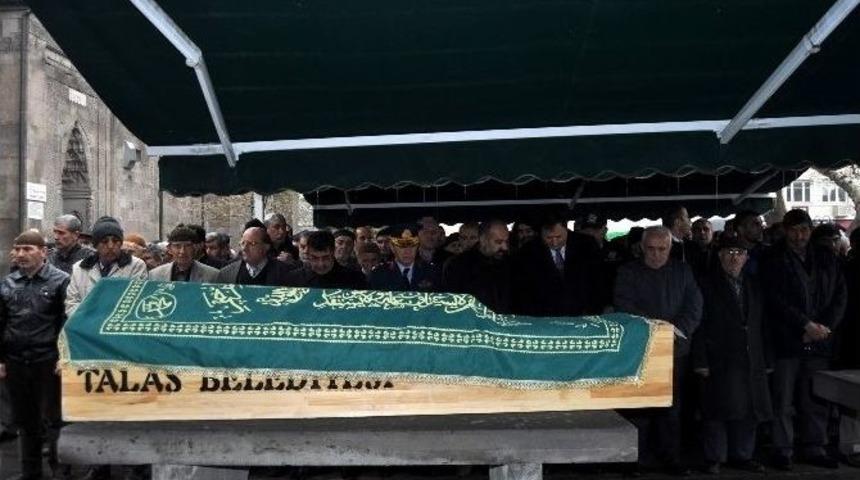 90 Yaşında Hayatını Kaybeden Katip S&uuml;leyman Yılmaz Toprağa Verildi