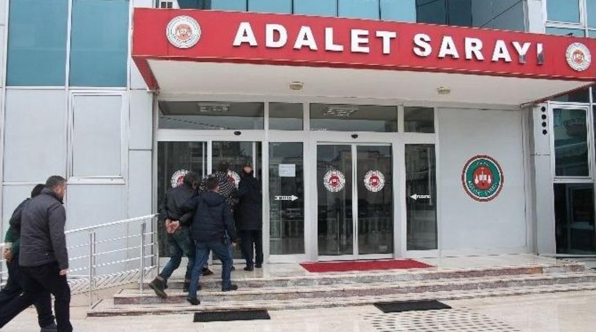 Kıyafet Hırsızlığı Ş&uuml;phelileri Tutuklandı