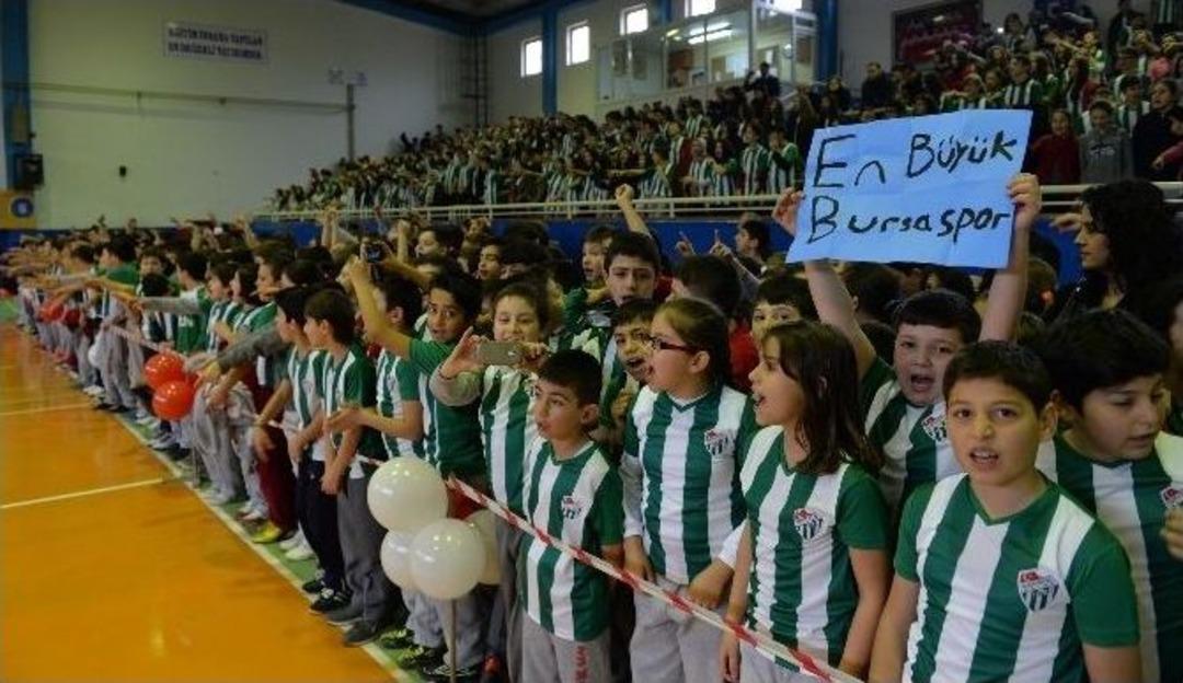 Bursaspor Formaları B&uuml;y&uuml;kşehir&rsquo;den