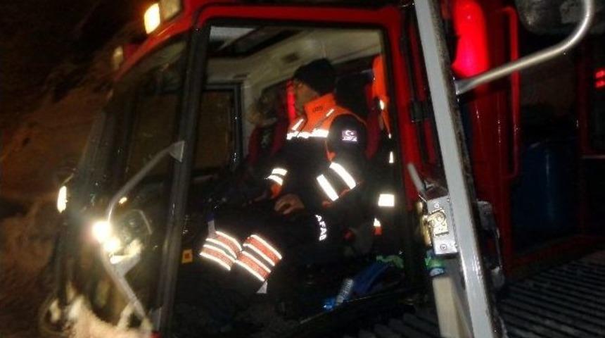 K&ouml;yde Mahsur Kalan Hamile Kadını, Afad Ekipleri Hastaneye Ulaştırdı