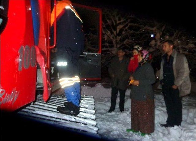 Köyde Mahsur Kalan Hamile Kadını, Afad Ekipleri Hastaneye Ulaştırdı