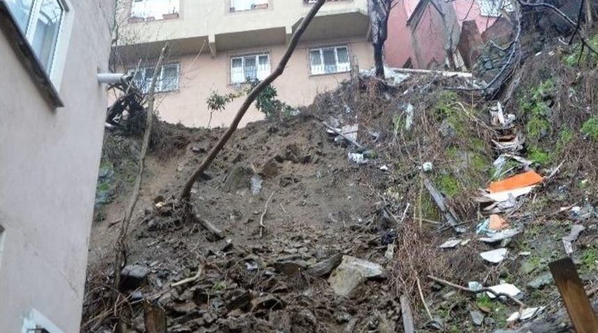 Kağıthane&rsquo;de Toprak Kayması