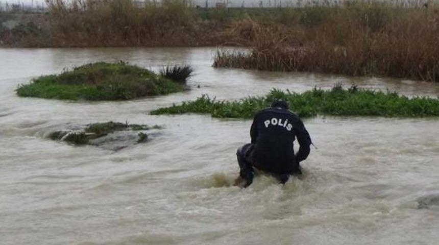 Ekipler, Dereye D&uuml;şt&uuml;ğ&uuml; S&ouml;ylenen Kişiyi Arıyor