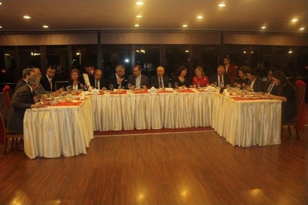 Cumhuriyet Başsavcısı &Ouml;zbakır&rsquo;a Veda Yemeği