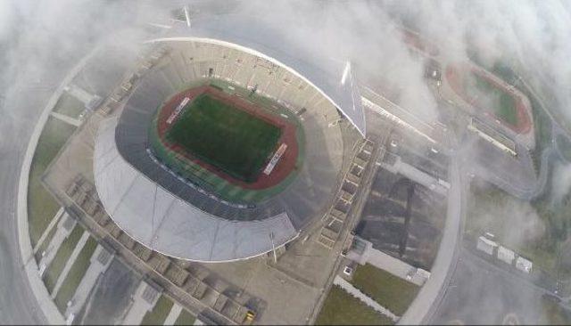 Zemini 90 Derece Çevrilmesi Planlanan Ve Tribünlerin Yükseltilmesi Gündemden Olan Stadyumu Havadan Görüntüledik