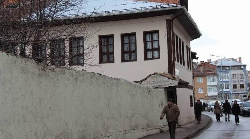 İl &Ouml;zel İdaresi Genel Sekreteri Ayhan, Tarihi Konaklarda İncelemelerde Bulundu