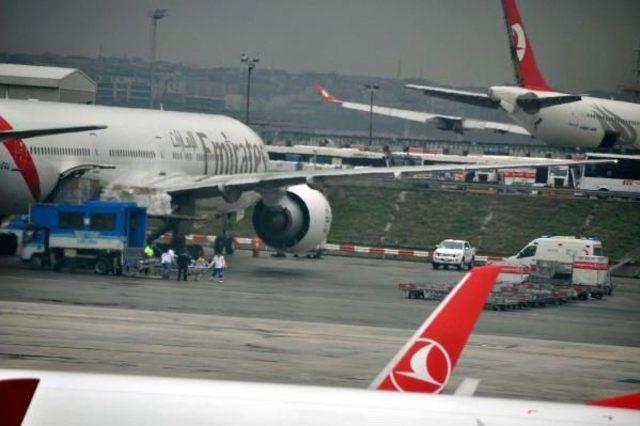 Yolcu Rahatsızlanınca Emirates Uçağı Acin Iniş Yaptı