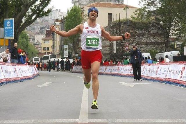 İstanbul Yarı Maratonu’nda İlk Kez Bayrak Yarışı Düzenlenecek