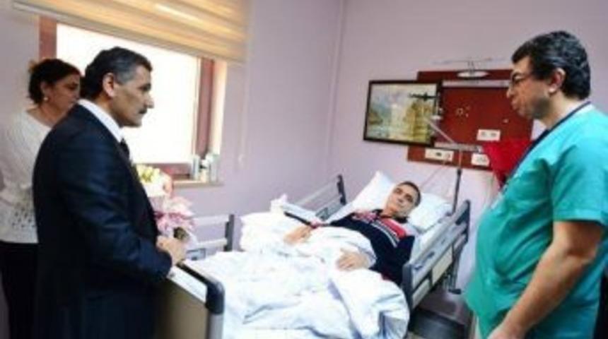 Tunceli Valisi Kaza Ge&ccedil;iren Meclis Başkanını Ziyaret Etti
