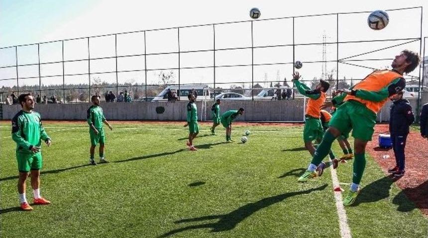 Şehitkamil Belediyespor Şenyurt Ma&ccedil;ı Hazırlıklarını S&uuml;rd&uuml;r&uuml;yor