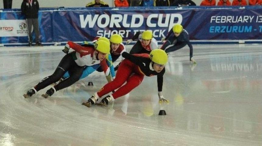 Kısa Kulvar S&uuml;rat Pateni D&uuml;nya Kupası Yarışları Başladı