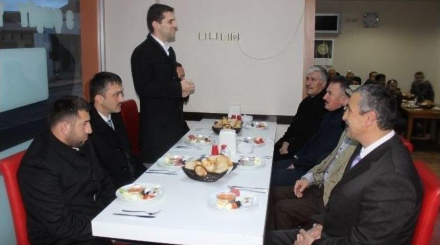 Sabah Namazında Bir Araya Geldiler