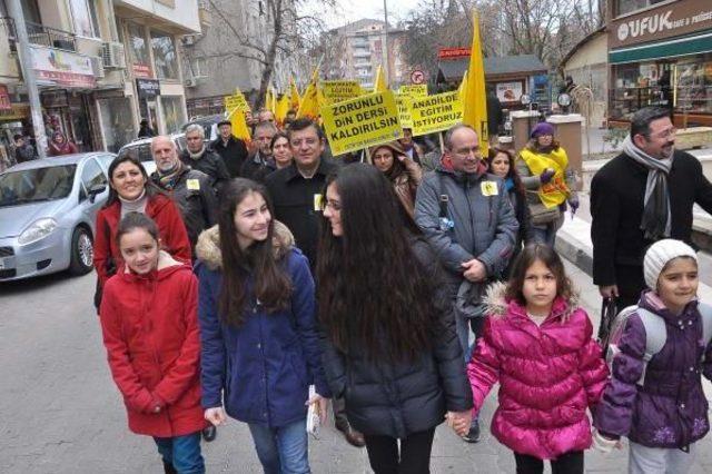 Manisa'da Öğretmenler Okula Gitmedi, Eylem Yaptı