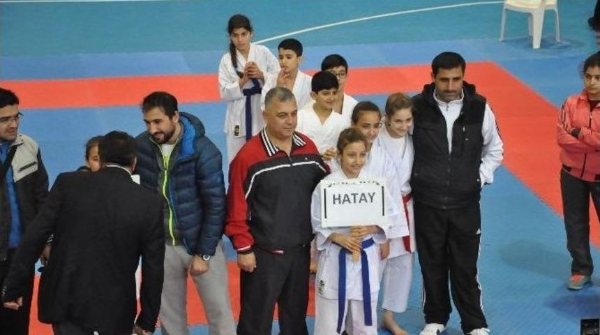 Okullararası K&uuml;&ccedil;&uuml;k Ve Yıldızlar Karate Grup M&uuml;sabakaları