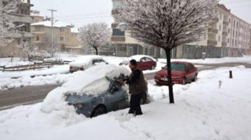 Kahramanmaraş’ta Kar Hayatı Olumsuz Etkiliyor