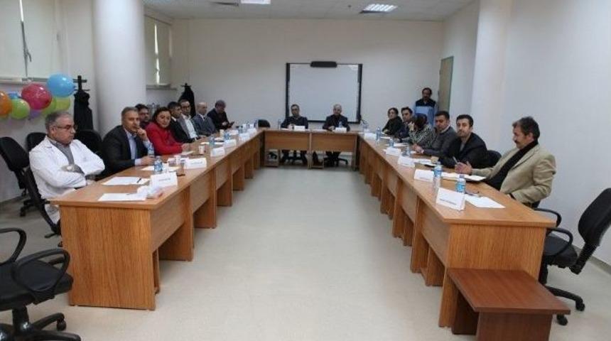 Tıp Fak&uuml;ltesi &Ouml;ğretim &Uuml;yelerine Eğitim Becerileri Kursu