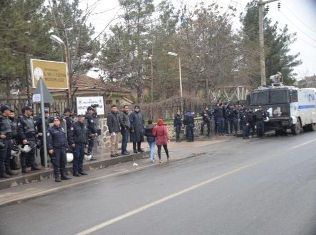 Diyarbakır'da Okul Boykotu  'ana Dilde Eğitim' Talebiyle Yapıldı