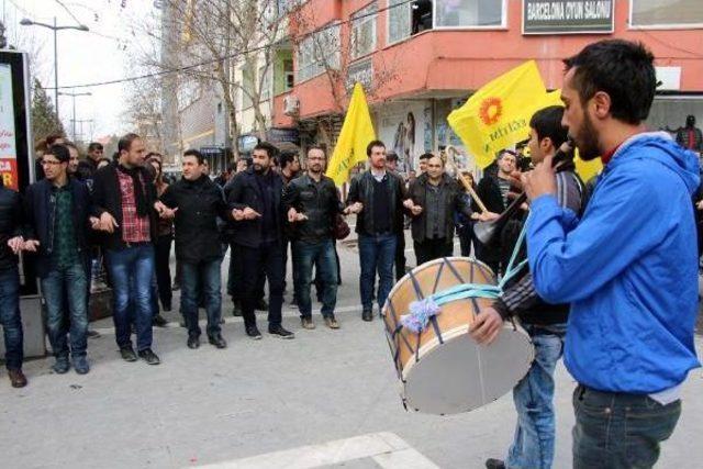 Elazığ'da Biber Gazlı Müdahale, Batman'da Davul Zurnalı Eylem