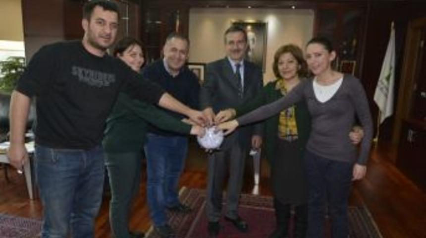 Tepebaşı Belediyesi Sevgilileri Unutmadı