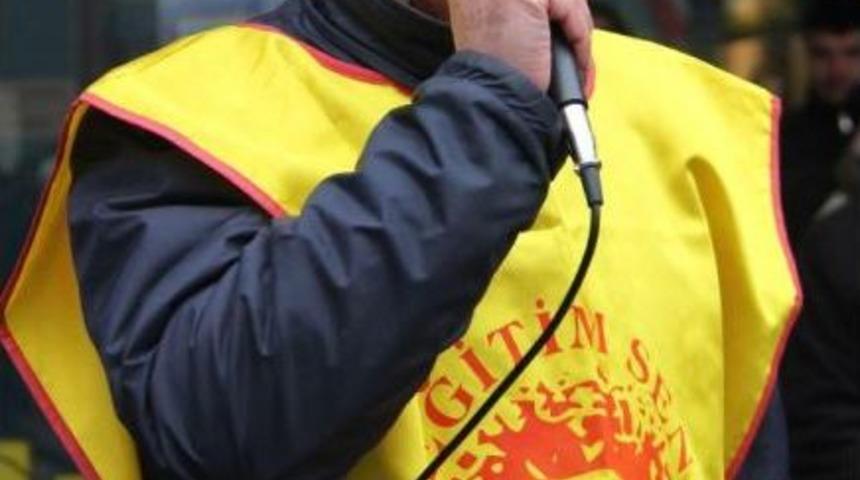 Balıkesir'de &Ouml;ğretmenler 'laik Ve Bilimsel Eğitim' I&ccedil;in Y&uuml;r&uuml;d&uuml;