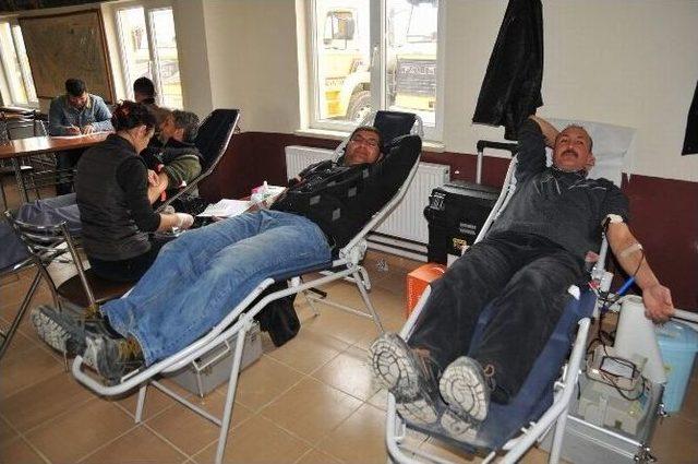 Tepebaşı Belediyesi Şantiyesinde Kan Bağışı