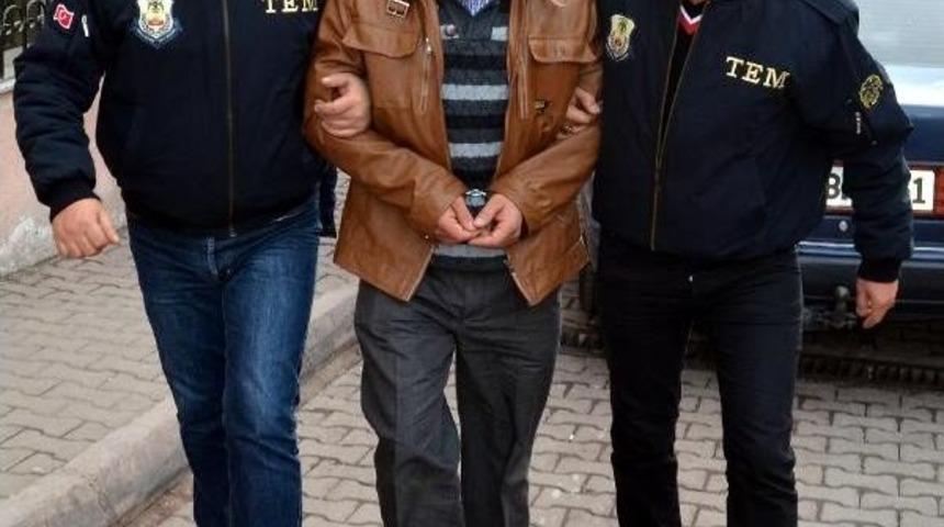 Kayseri'de Evde El Bombası Bulundu, 2 G&ouml;zaltı