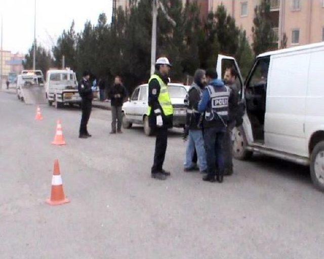 Suruç'ta Polis Noktası Yakınında Bombalı Saldırı; 1'i Polis, 3 Yaralı (3)