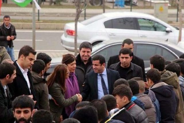 Demirtaş: Meclis'e Girerek, Akp'nin Tek Başına Anayasa Yapma Tehlikesini Bertaraf Edeceğiz