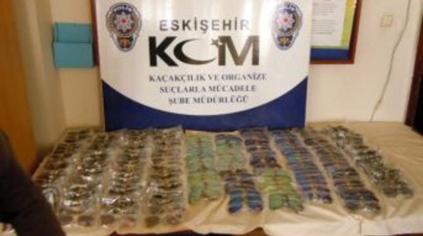 Eskişehir Polisi Ka&ccedil;ak G&ouml;zl&uuml;k Ve Akaryakıta Ge&ccedil;it Vermedi