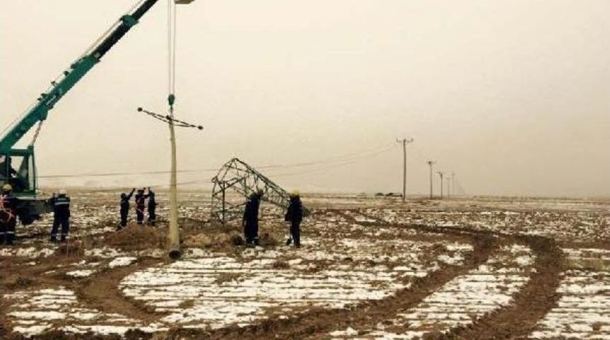 Van G&uuml;rpınar'a Elektrik Verildi