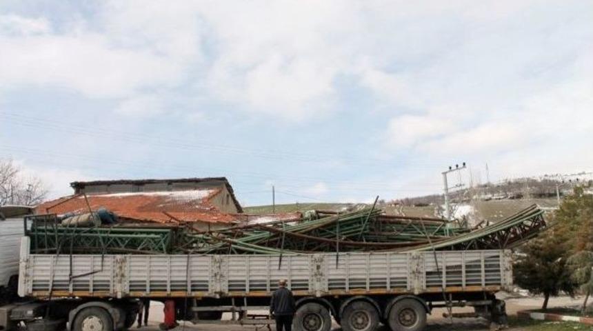 Eskigediz Belediye Halı Sahası&rsquo;nın &Uuml;st&uuml; Kapatılıyor