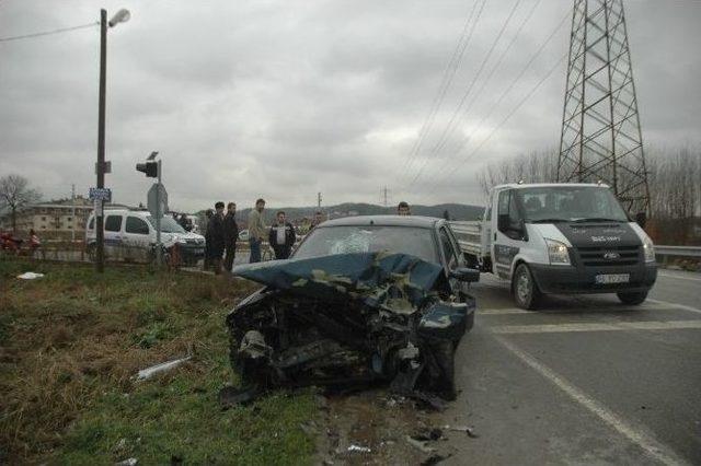 Sakarya’da Trafik Kazası: 4 Yaralı