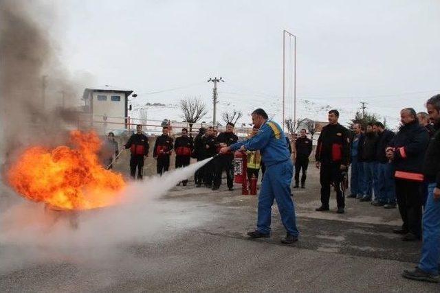 Çankırı İtfaiyesinden Lastik Fabrikası Çalışanlarına Yangın Eğitimi