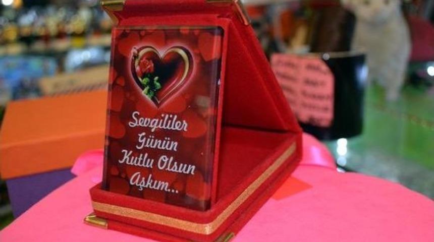 Sevgililer G&uuml;n&uuml;'ne &Ouml;zel Plaket