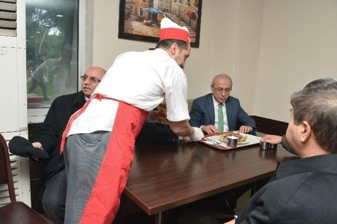 Bakan Elvan&rsquo;dan Taksicilere Ziyaret