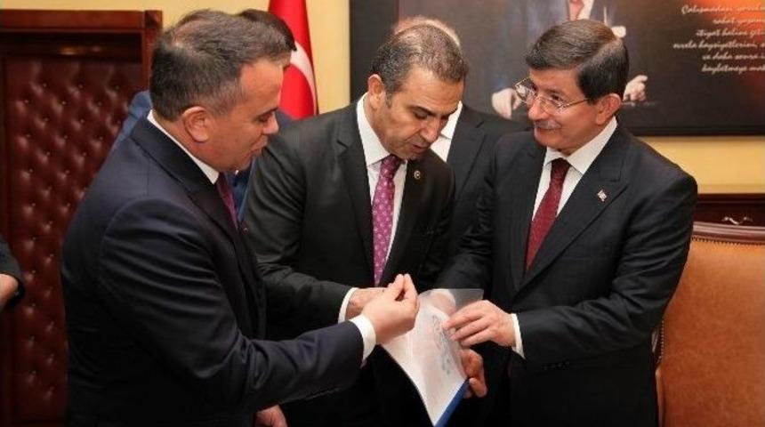 Başbakan Davutoğlu&rsquo;na Sivas Raporu Verildi