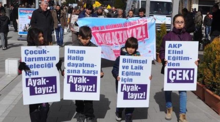 Uşak'ta H&uuml;k&uuml;metin Eğitim Politikaları Y&uuml;r&uuml;y&uuml;şle Protesto Edildi