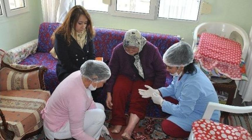 Kuşadası Belediyesi &ldquo;evde Bakım Birimi&ldquo; G&ouml;reve Başladı
